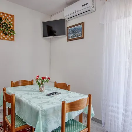 Apartments With Parking Space Zablace, Sibenik - 4219 Apartment *