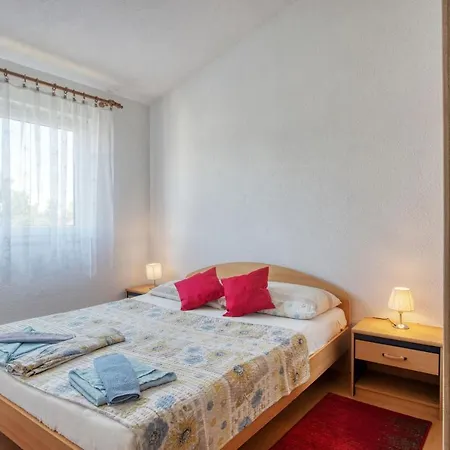 Apartments With Parking Space Zablace, Sibenik - 4219 Zablace