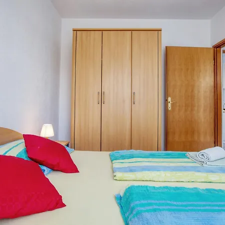 Apartamento With Parking Space Zablace, Sibenik - 4219