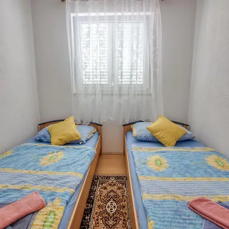 Apartamento With Parking Space Zablace, Sibenik - 4219 *