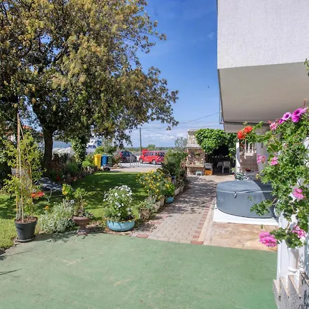 Apartamento With A Parking Space Zablace, Sibenik - 4219 *